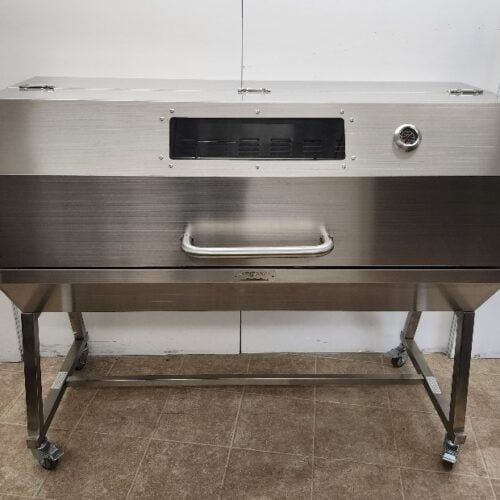 Lamb pig rotisserie roaster with lid