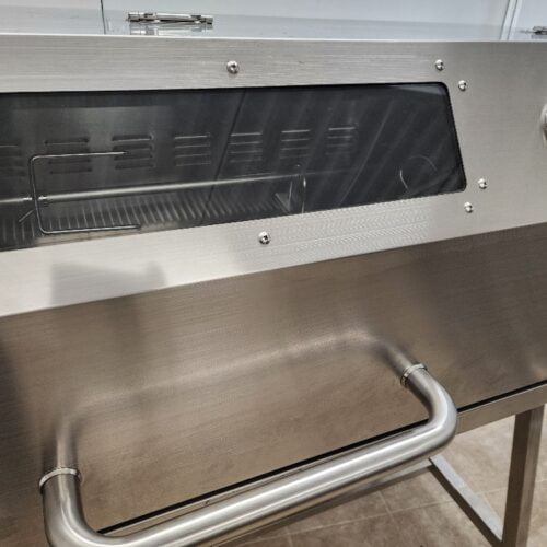 Lamb pig rotisserie roaster with lid