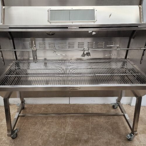 Lamb pig rotisserie roaster with lid