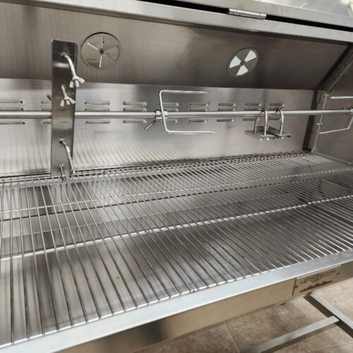 Lamb pig rotisserie roaster with lid