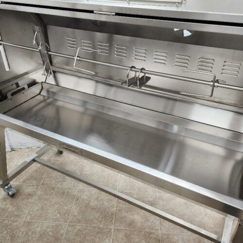 Lamb pig rotisserie roaster with lid
